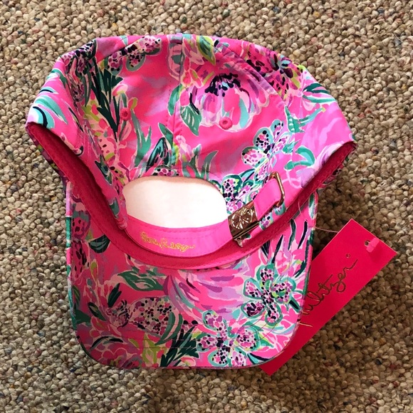 🆕 Lilly Pulitzer Run Around Hat Paws for a Cause - Picture 6 of 14